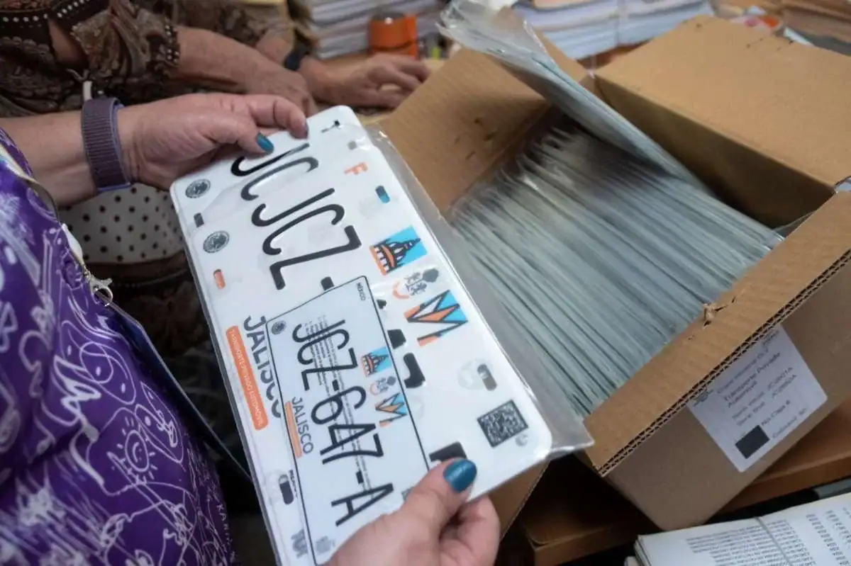 Más de 750 mil vehículos completaron la sustitución de placas en Jalisco