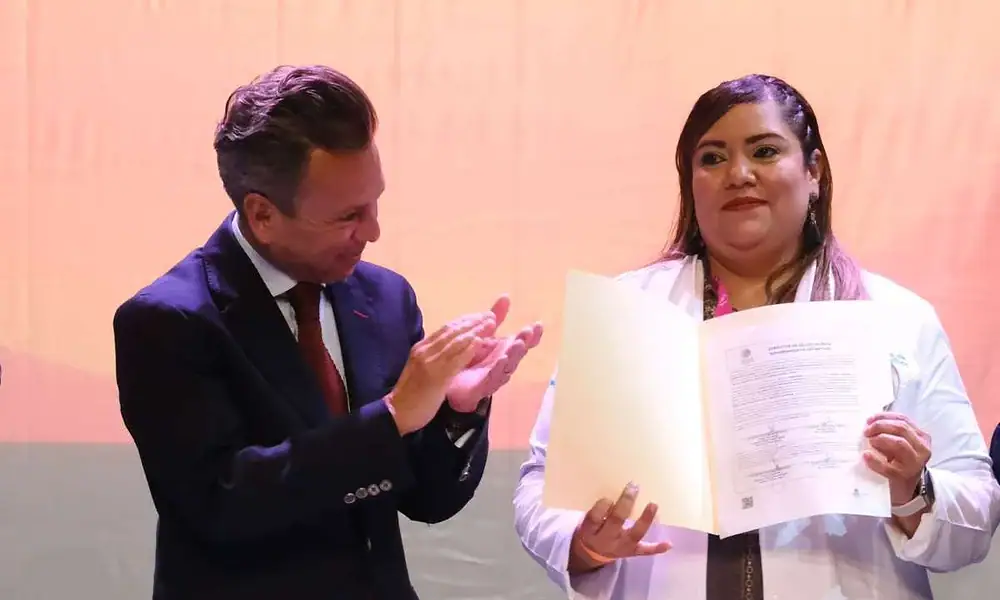 Un total de 158 trabajadores del Organismo Público Descentralizado (OPD) Servicios de Salud Jalisco recibieron del Gobernador Pablo Lemus sus bases laborales definitivas.