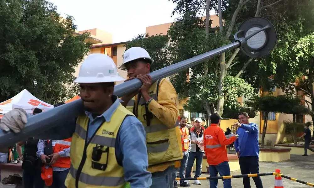 Guadalajara refuerza iluminación en unidades habitacionales; invierten 30 mdp