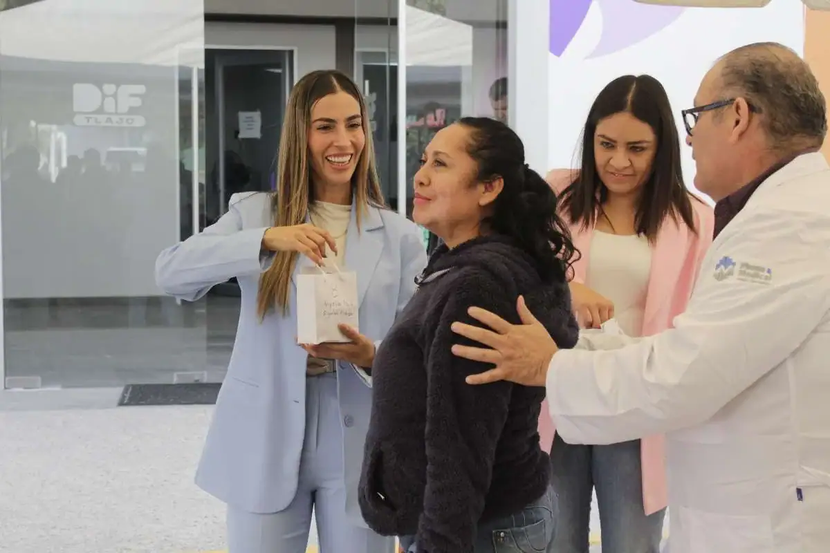 Entregan aparatos auditivos a 45 personas en Tlajomulco