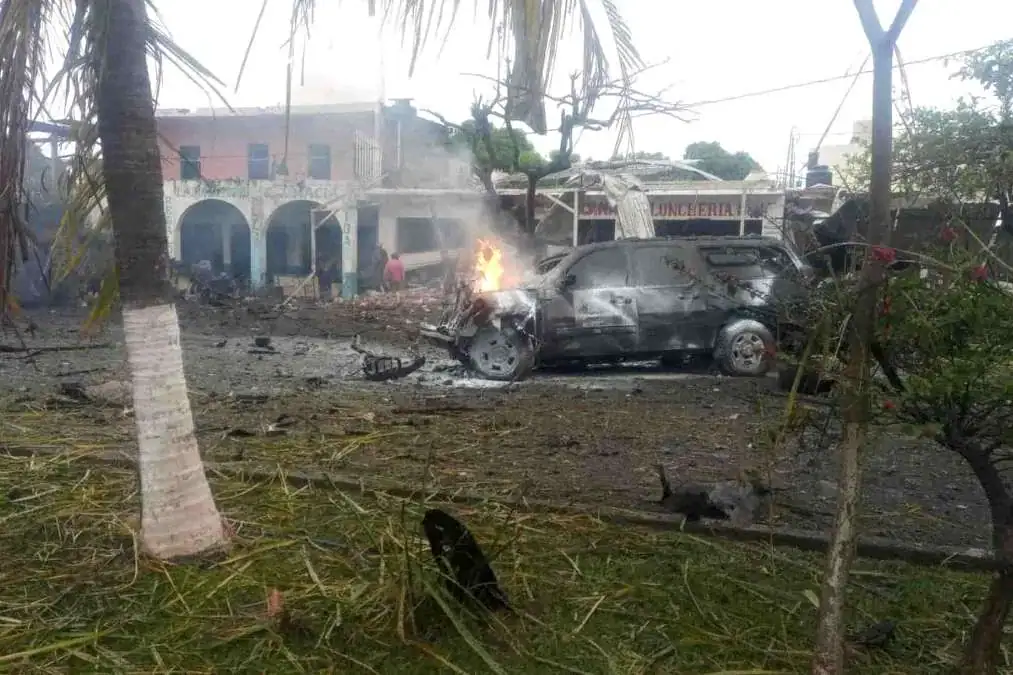 Explosión de vehículo en Coahuayana