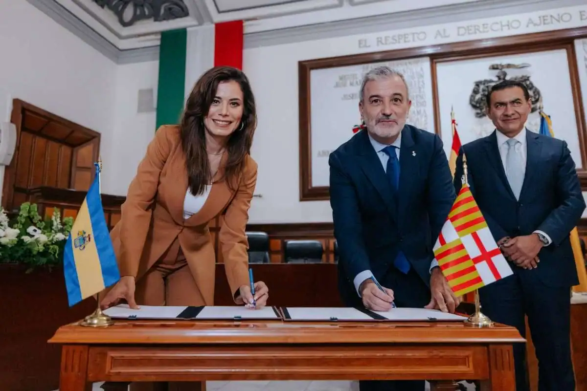 Firman acuerdo para impulsar cooperación entre Guadalajara y Barcelona