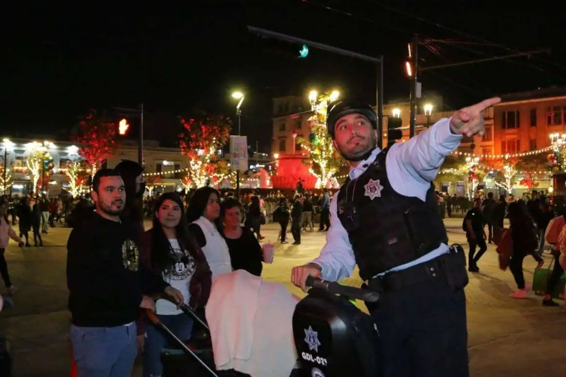 Guadalajara arranca operativo navideño con mil policías
