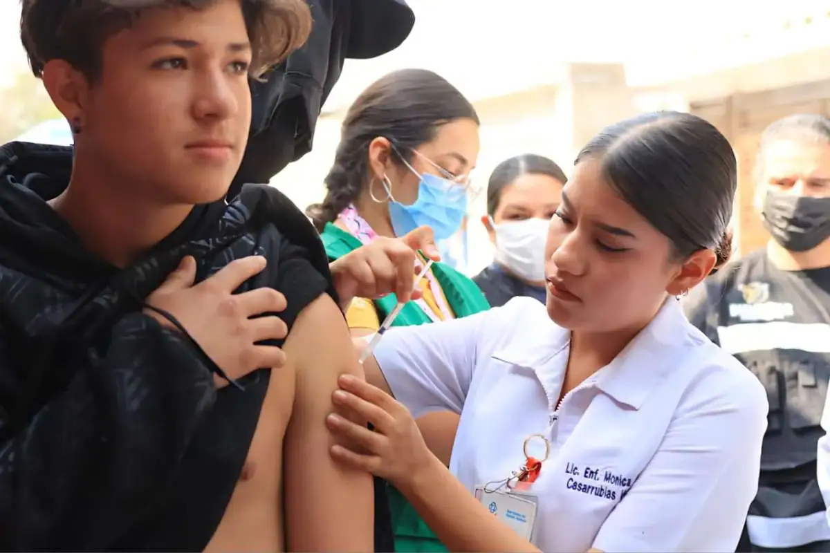 Campaña de vacunación en Tlaquepaque.