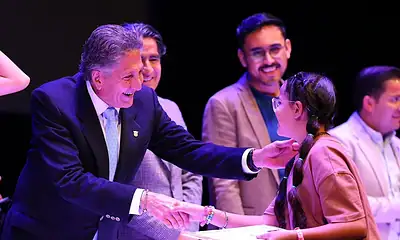 Egresa primera generación de Zapopan Bilingüe enfocada en inglés para los negocios