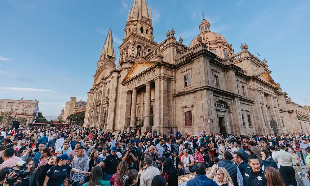 Guadalajara invita a la partida de la tradicional rosca de Reyes
