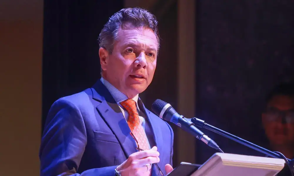 Lemus se opone a cambio de identidad de género en menores