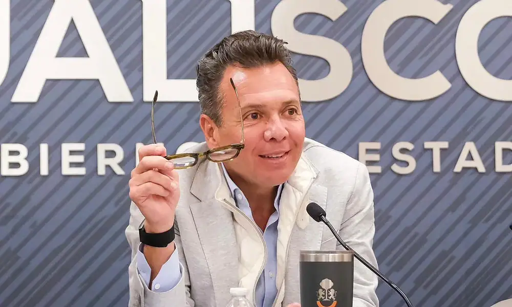 Pasaje para estudiantes costará 5 pesos durante todo el sexenio: Lemus