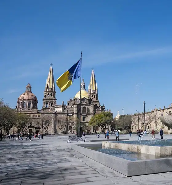 Reabren Plaza de la Liberación; rehabilitación avanza hasta el Museo Cabañas