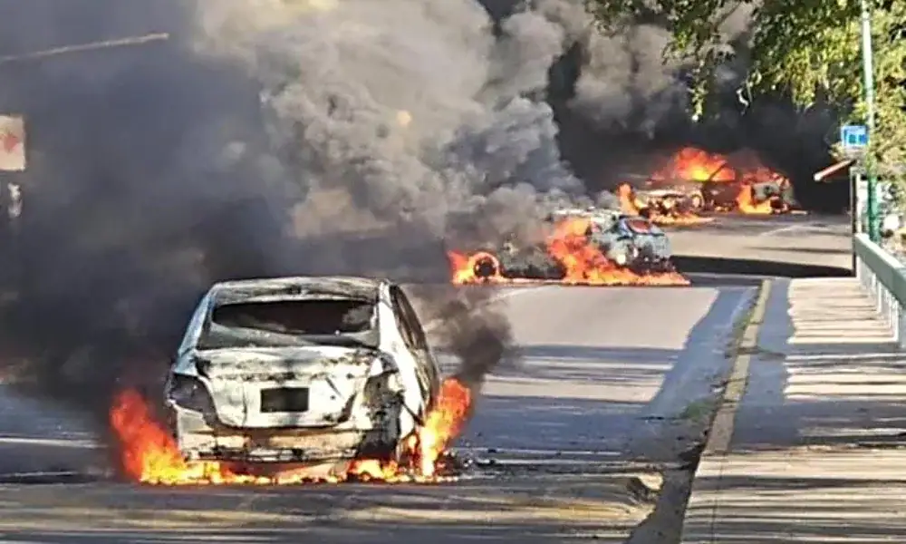 Al menos seis personas detenidas y un agresor abatido durante bloqueos en Jalisco