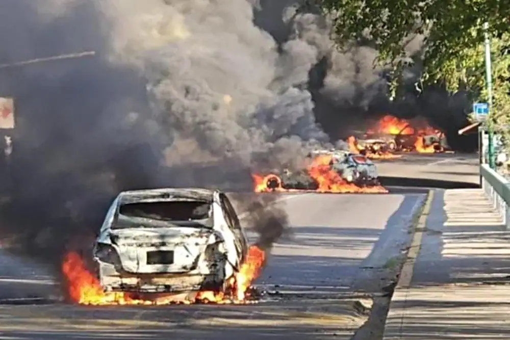 Al menos seis personas detenidas y un agresor abatido durante bloqueos en Jalisco