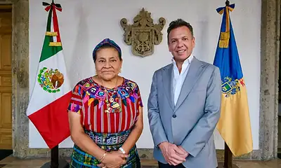 Lemus y Rigoberta Menchú firman acuerdo en favor de pueblos originarios