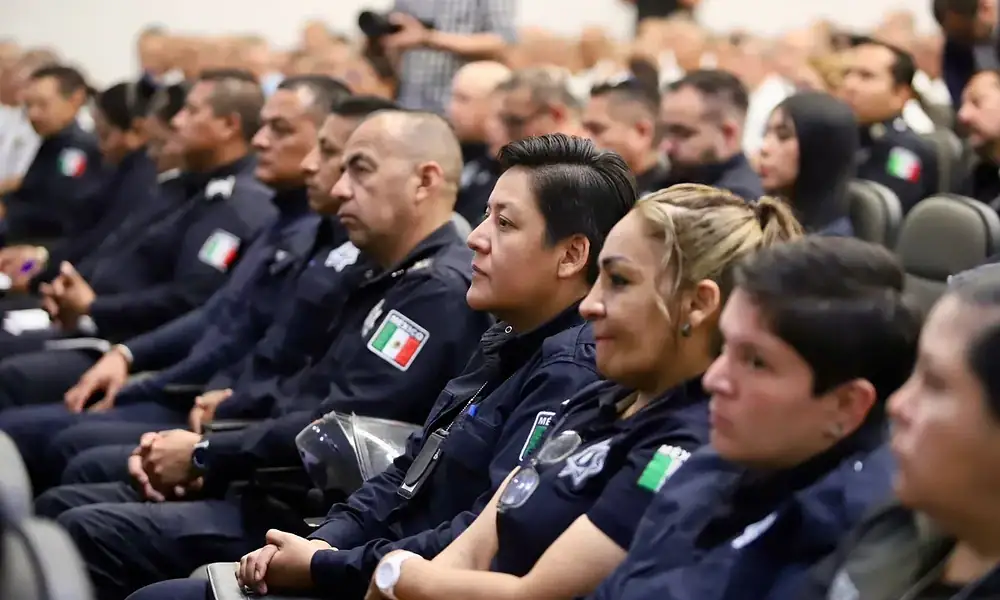 Capacitan a 300 policías municipales de Jalisco sobre Cultura de Paz