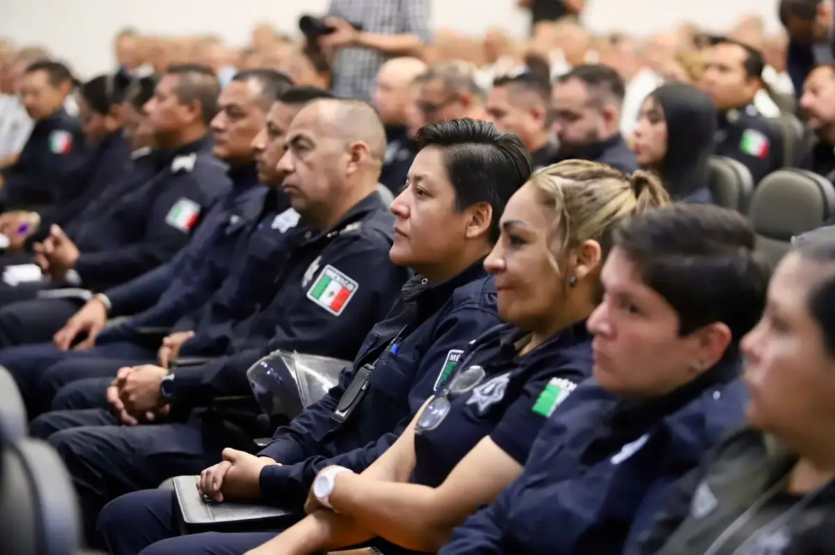 Capacitan a 300 policías municipales de Jalisco sobre Cultura de Paz