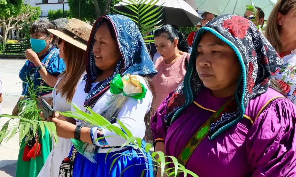 Tlaquepaque rinde homenaje a artesanos en su día internacional