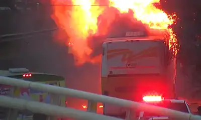 Corto circuito provoca incendio de Camión en Carretera a Chapala