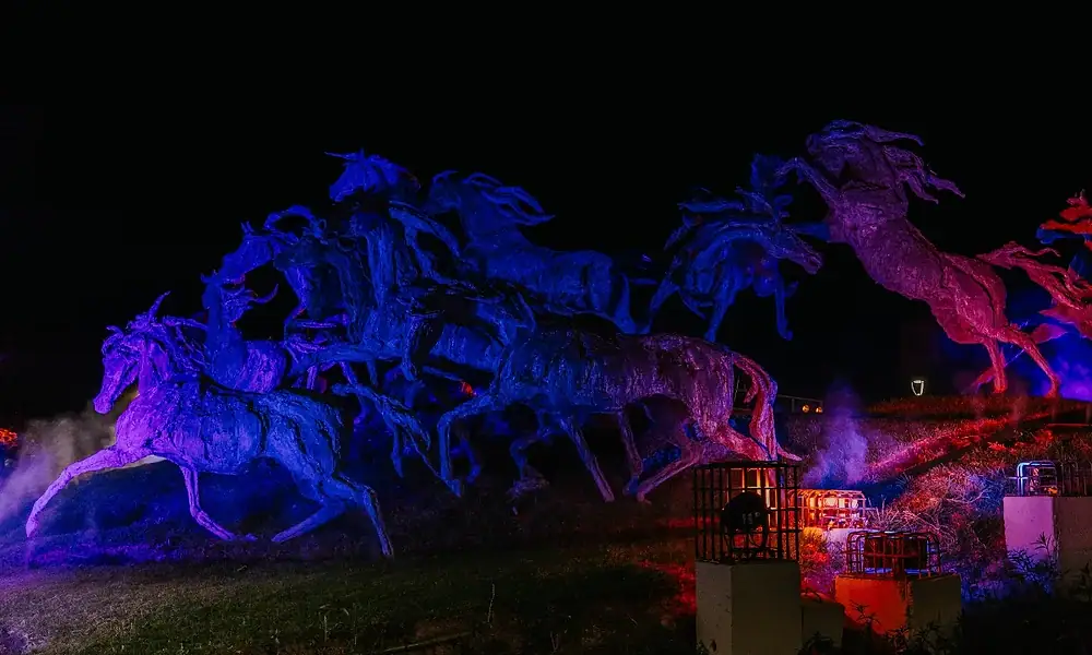 Invierten 3.5 mdp en Glorieta de la Estampida; mejoran iluminación y fuentes