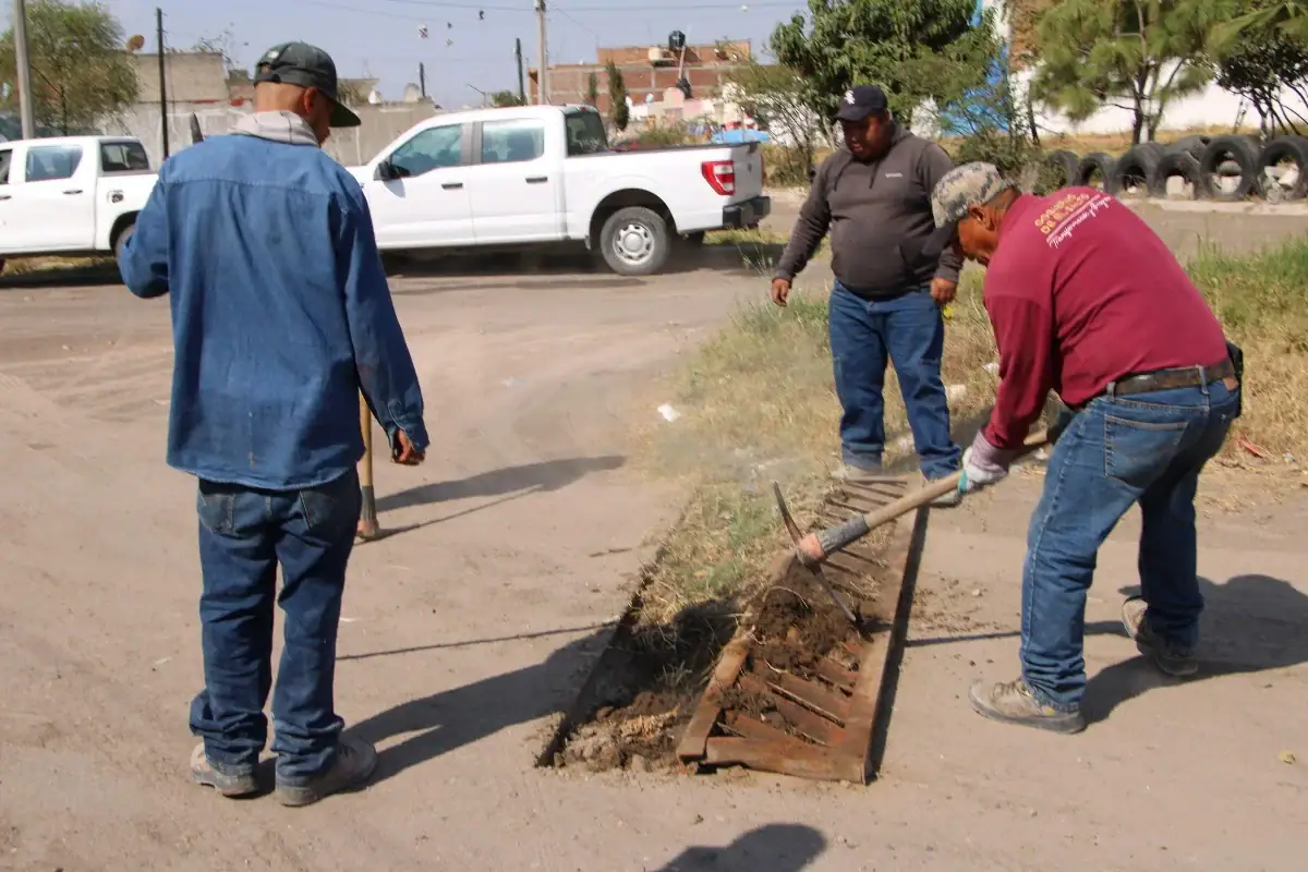 El Salto arranca operativo de limpieza en drenajes ante tempora