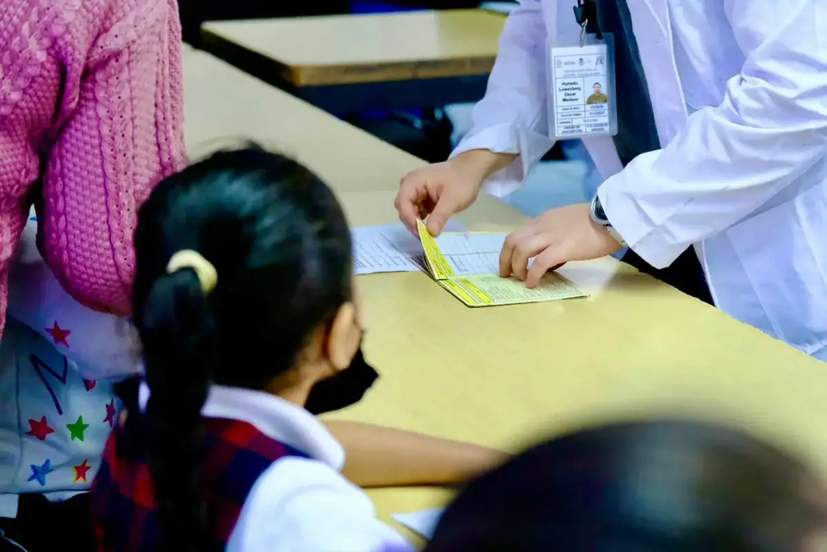 Brigadas de vacunación visitarán a escuelas de Jalisco