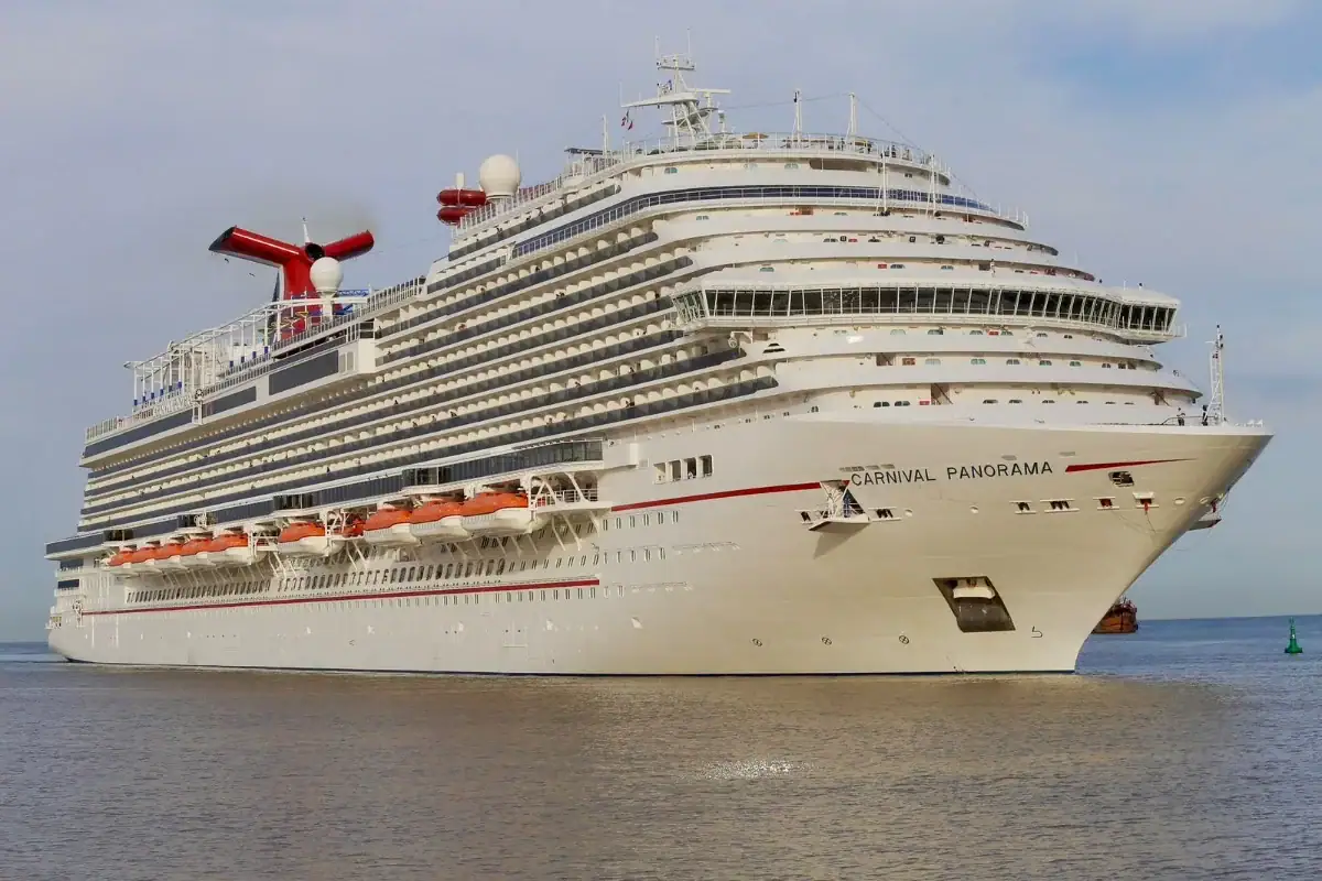 Se reactiva turismo naviero con el arribó del Carnival Panorama a Puerto Vallarta