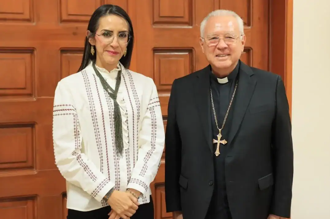 Alcaldesa de Tlaquepaque se reúne con el Cardenal Robles