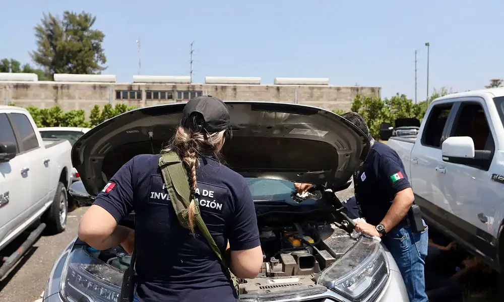 Capacitan a personal de Fiscalía en identificación vehicular en Jalisco