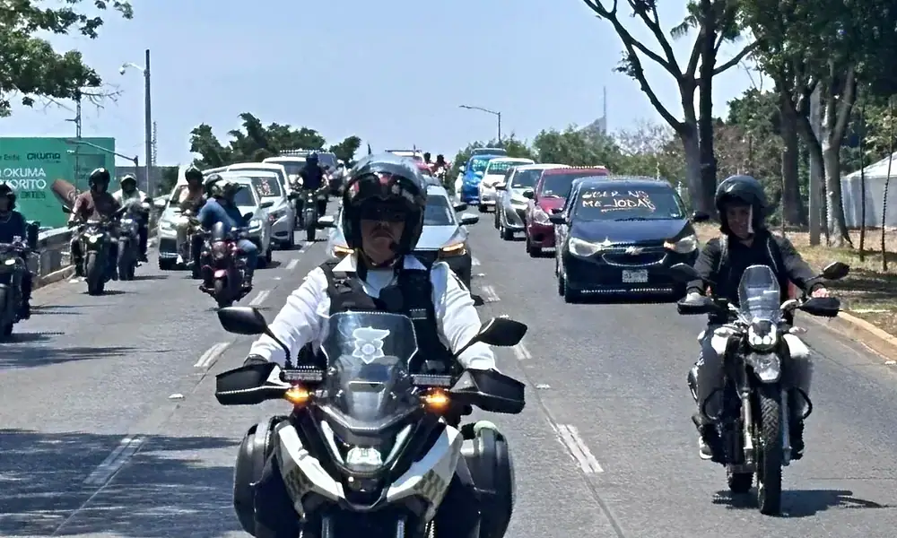 Conductores de apps se manifiestan; exigen operar dentro del aeropuerto