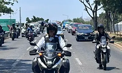 Conductores de apps se manifiestan; exigen operar dentro del aeropuerto