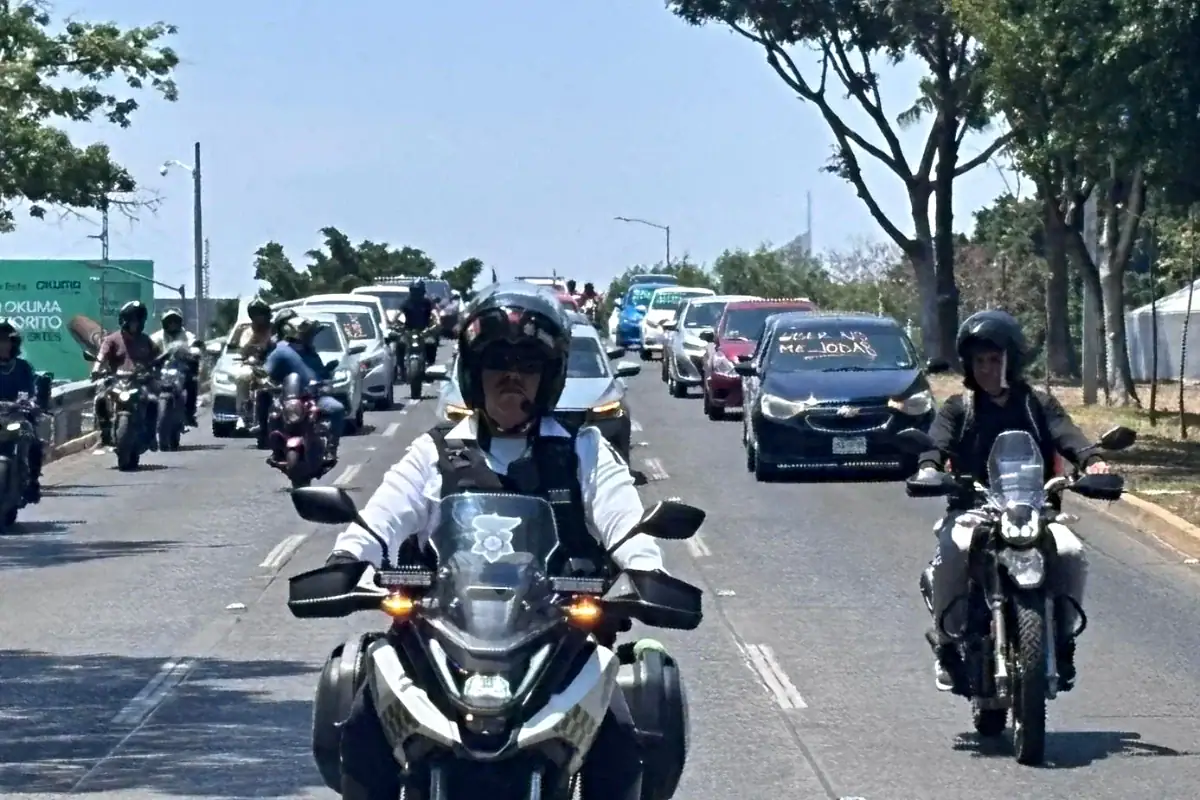 Conductores de apps se manifiestan; exigen operar dentro del aeropuerto