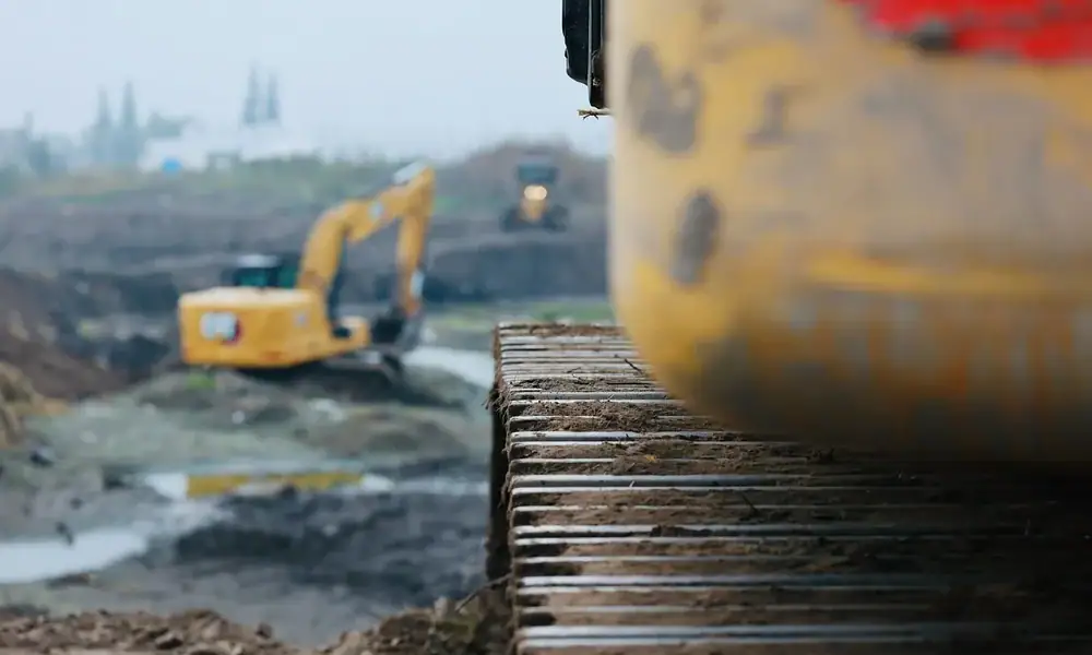 Arranca Tlajomulco limpieza de canales ante temporal de lluvias