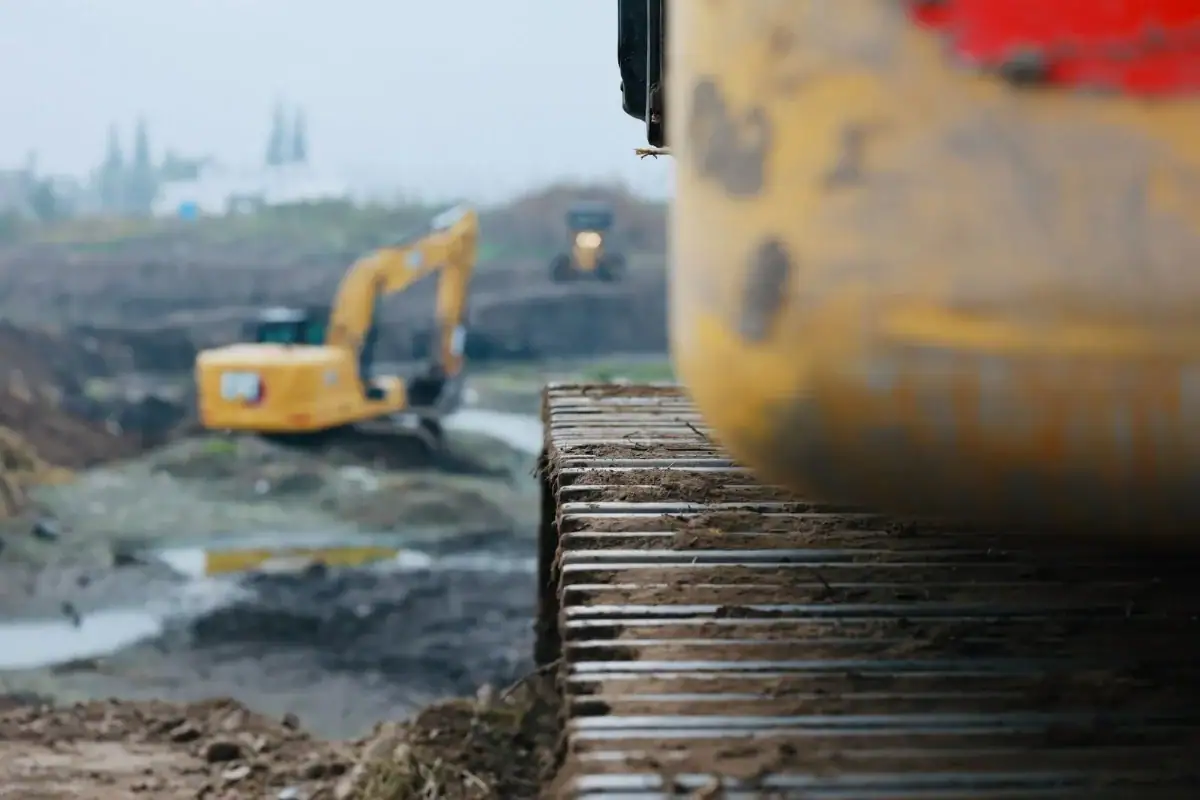 Arranca Tlajomulco limpieza de canales ante temporal de lluvias