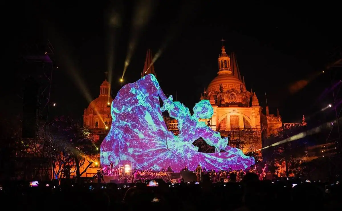 Amplían horarios del transporte en Guadalajara por festival GDLuz