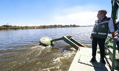 Lemus supervisa limpieza de la Presa Las Pintas en Tlaquepaque