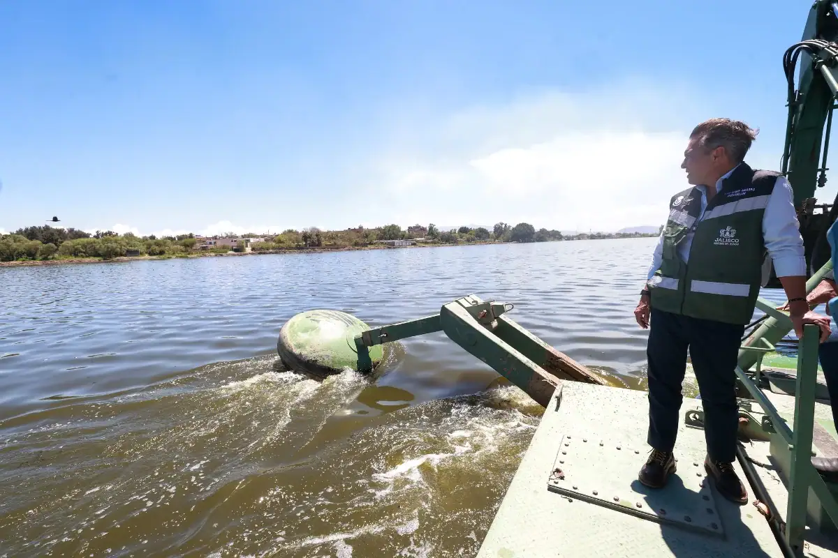 Lemus supervisa limpieza de la Presa Las Pintas en Tlaquepaque