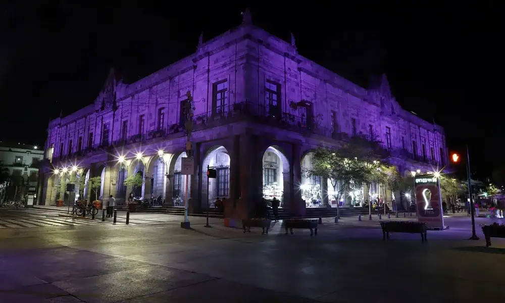 Piden esclarecer muerte de detenido tras arresto de policías de Guadalajara