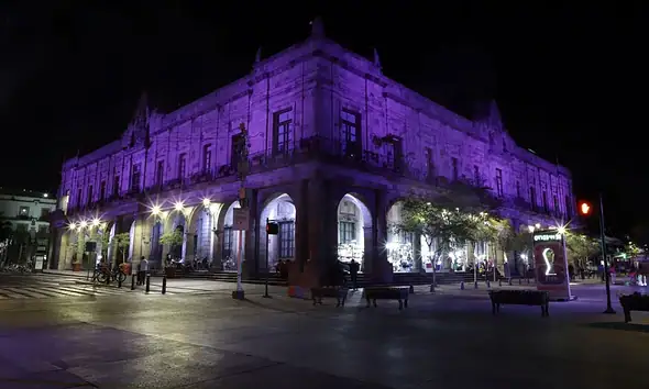 Piden esclarecer muerte de detenido tras arresto de policías de Guadalajara