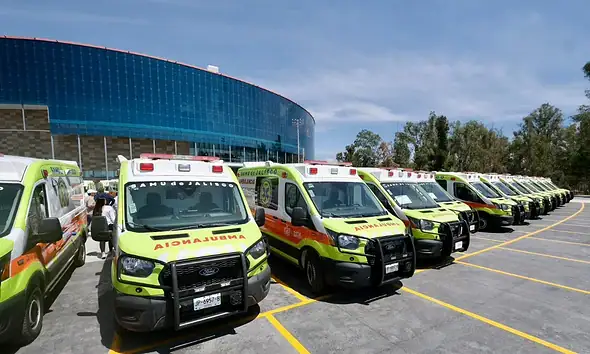 Jalisco entrega 146 ambulancias para atención de emergencias en las 12 regiones