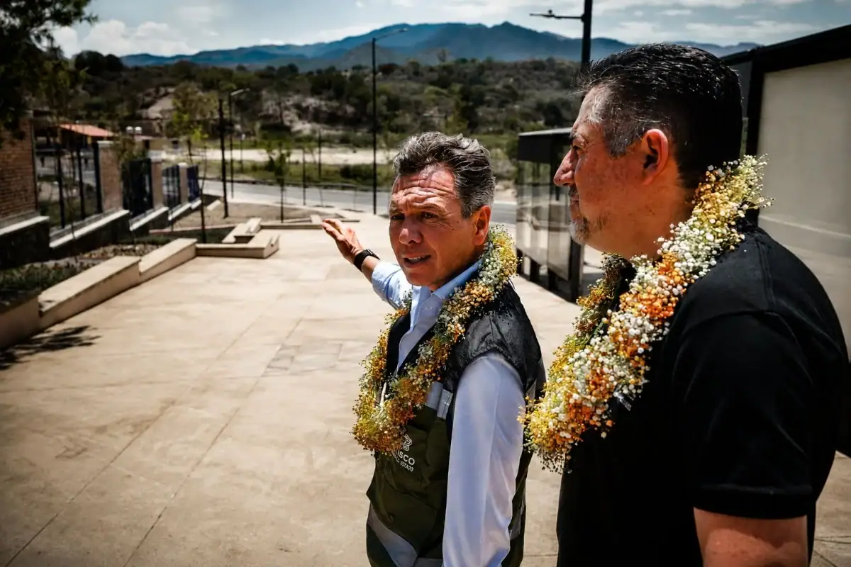 Entregan corredor turístico y obras de movilidad segura en Atenguillo