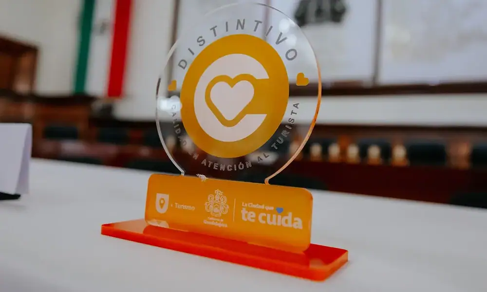 Guadalajara entrega distintivos de calidad a prestadores turísticos