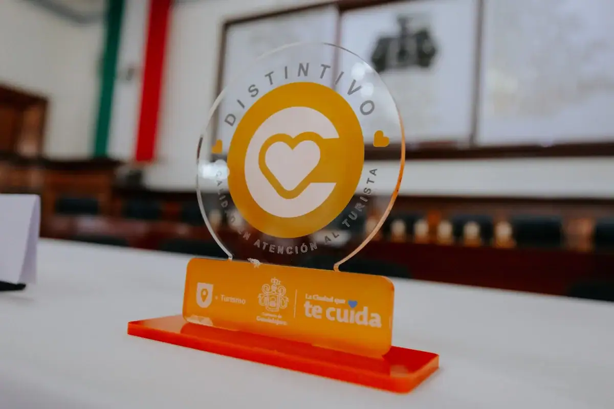 Guadalajara entrega distintivos de calidad a prestadores turísticos