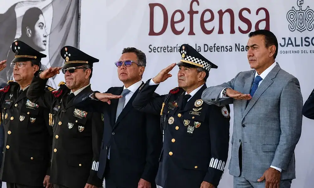 Lemus acompaña toma de protesta del SMN; 268 jóvenes jaliscienses juran lealtad a la bandera