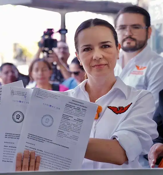 Mirza Flores presenta queja; acusa a morenistas de actos anticipados de campaña