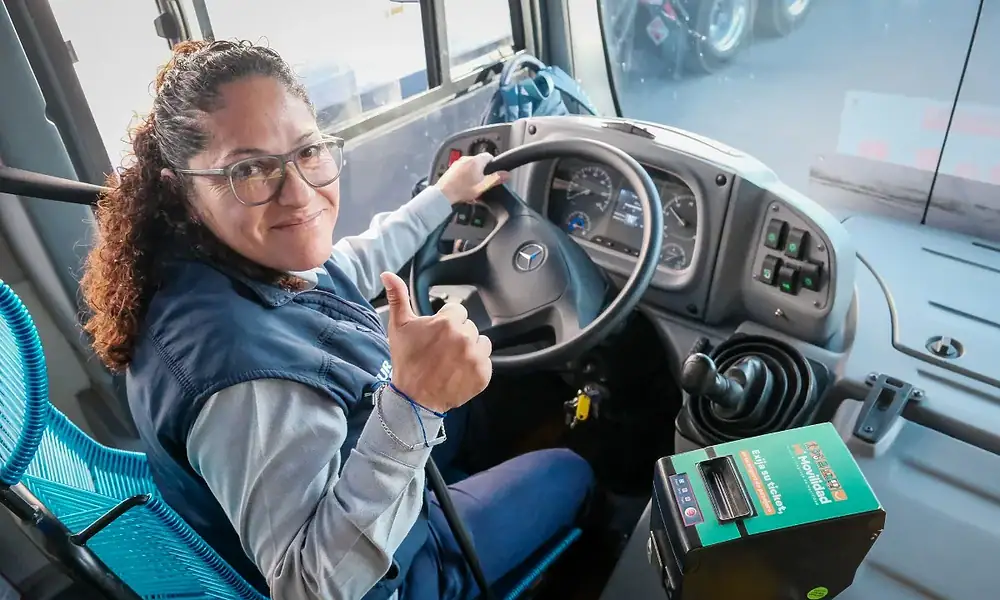 Extienden al interior de Jalisco programa de capacitación para mujeres conductoras del transporte público