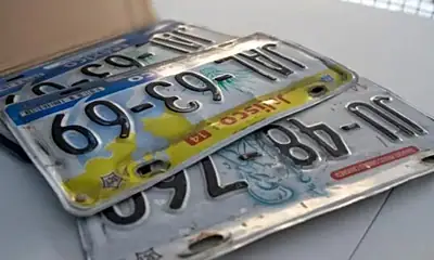 Portas placas viejas en Jalisco será motivo de multa