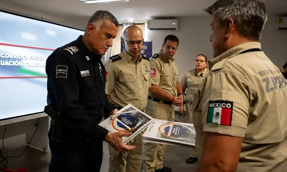 Entrega Protección Civil Programa de Gestión de Riesgos a la Comisaría de Zapopan