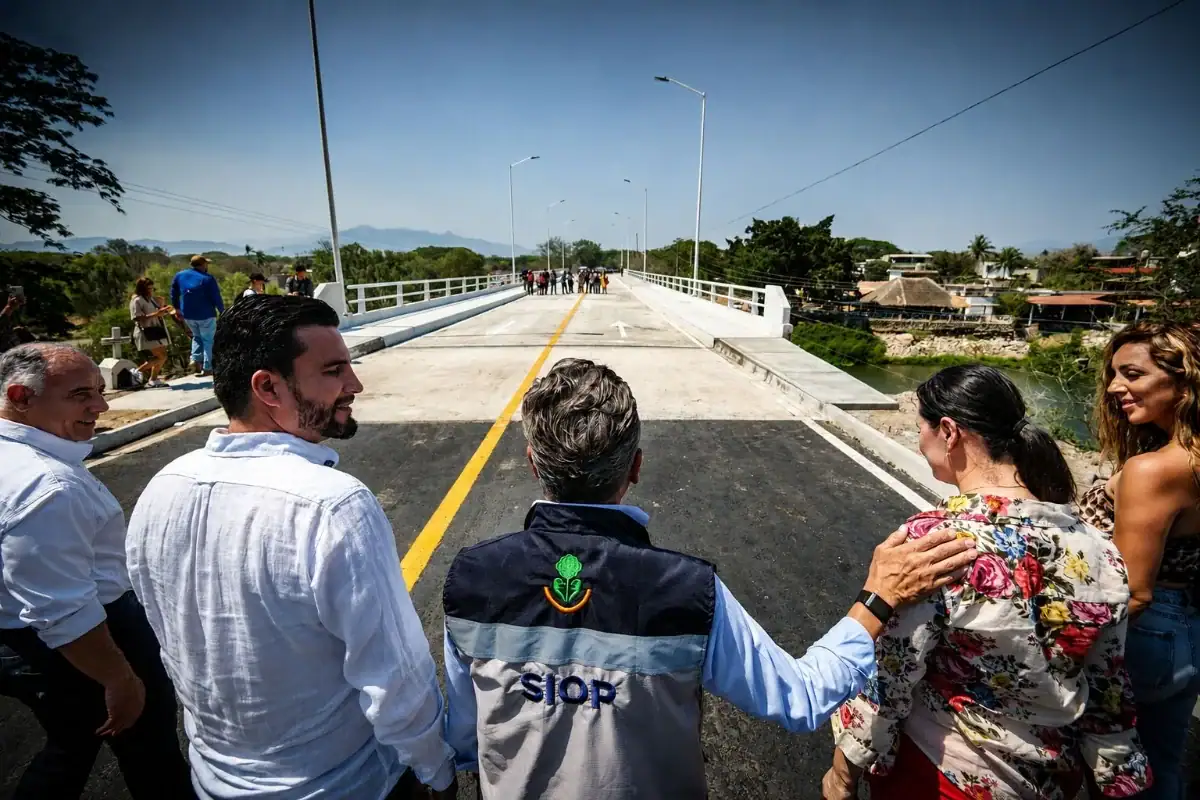 Entregan reconstrucción del puente La Desembocada en Puerto Vallarta