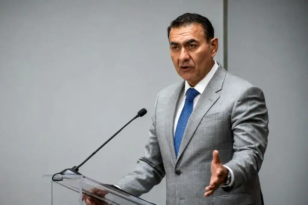 Jalisco entrega visas a adultos mayores para reencontrarse con sus familias en Estados Unidos