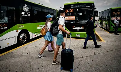 Estacionamiento para vehículos de plataforma del Aeropuerto registra mil 494 viajes en el primer fin de semana