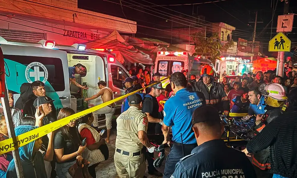 Explosión de castillo de pirotecnia deja 12 lesionados en San Juan de Ocotán