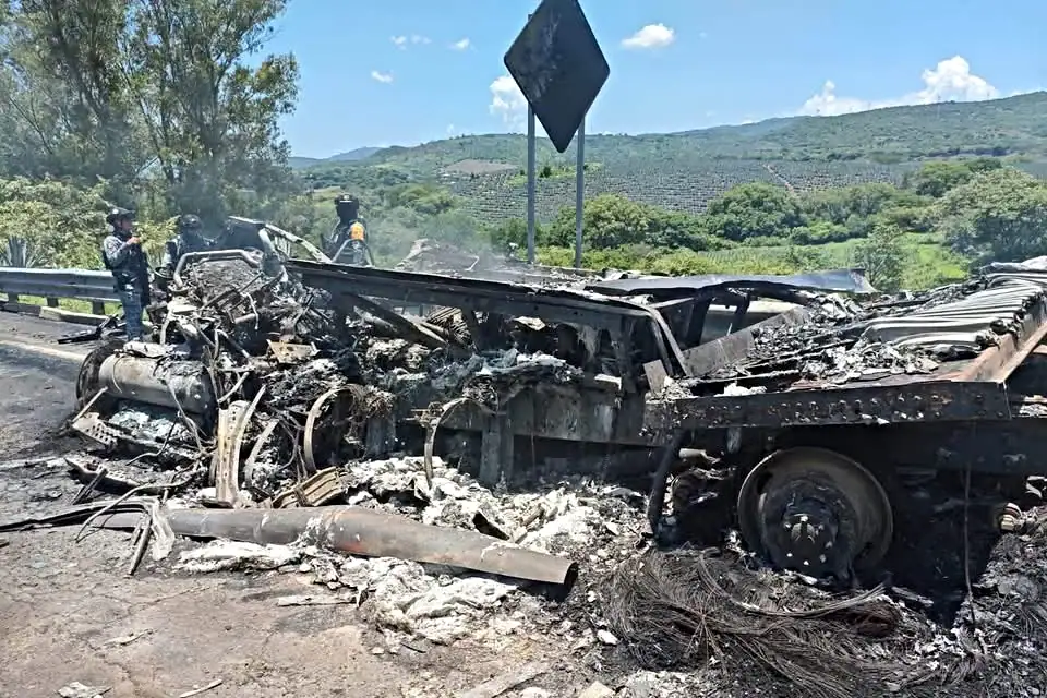 Accidente en autopista Guadalajara-Nayarit deja nueve muertos: SAMU